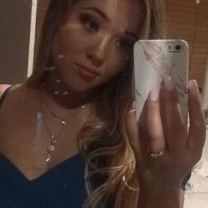 Meet your Posher, Nicaela